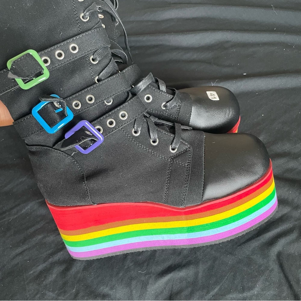 Chunky platform boots